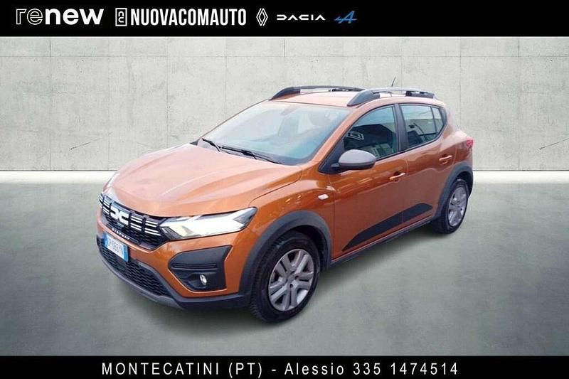 Usata Dacia Sandero Expression 101 CV (74 kW) 2023 Oro Berlina