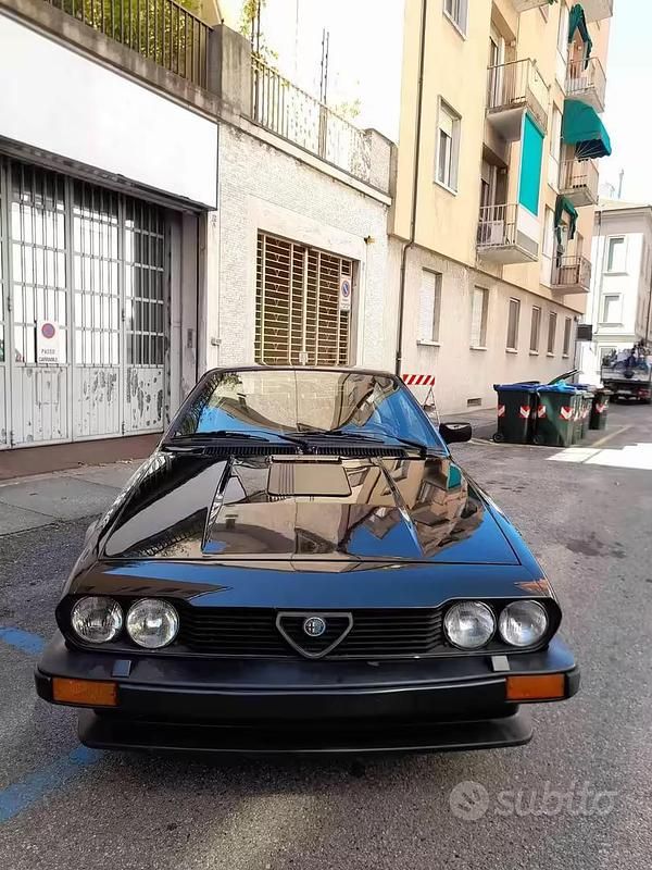 Usata Alfa Romeo GTV 158 CV (116 kW) 1986 Grigio scuro metallizzato Coupé