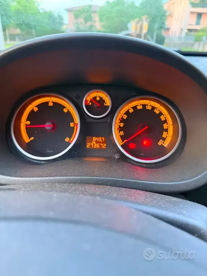 Usata Opel Corsa 69 CV (50 kW) 2011 Grigio Utilitaria