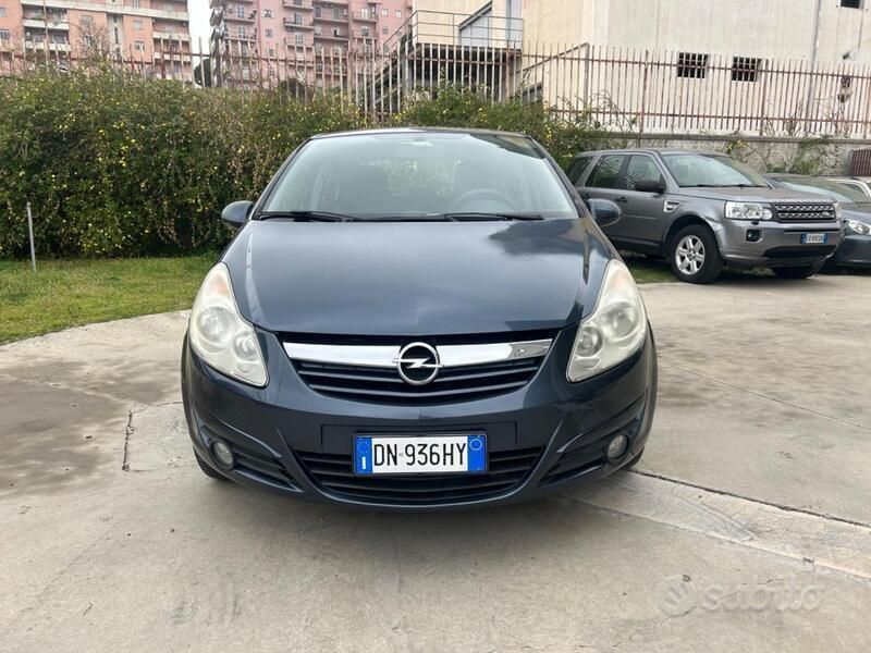 Blu Usata 2008 Opel Corsa Tre volumi | 3500 € (Buon prezzo) - Immagine 1/4
