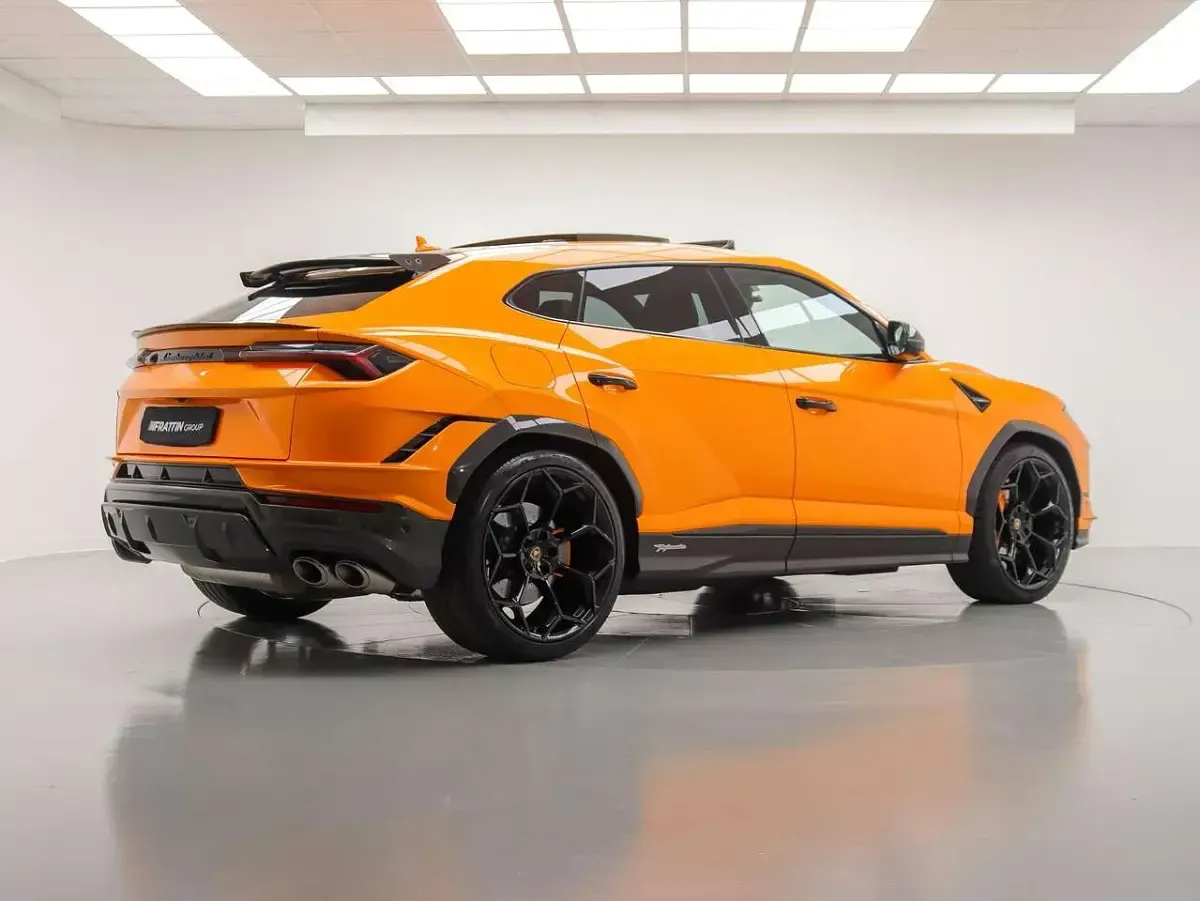 Usata Lamborghini Urus 666 CV (489 kW) 2023 Arancio borealis  perlato SUV