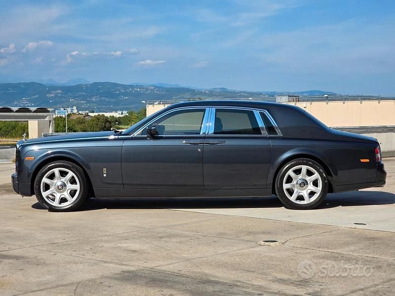 Usata Rolls Royce Phantom 460 CV (338 kW) 2009 Grigio Berlina