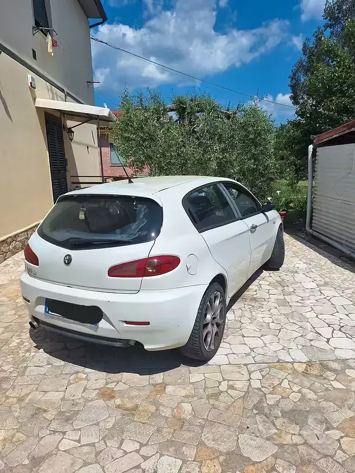 Usata Alfa Romeo 147 120 CV (88 kW) 2009 Bianco Utilitaria