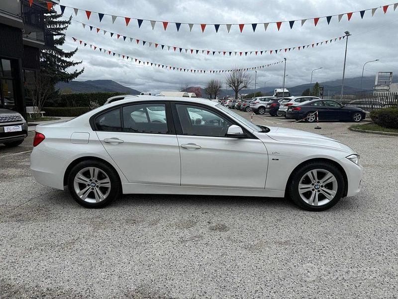 Usata BMW 318 Sport Line 2013 Bianco Berlina