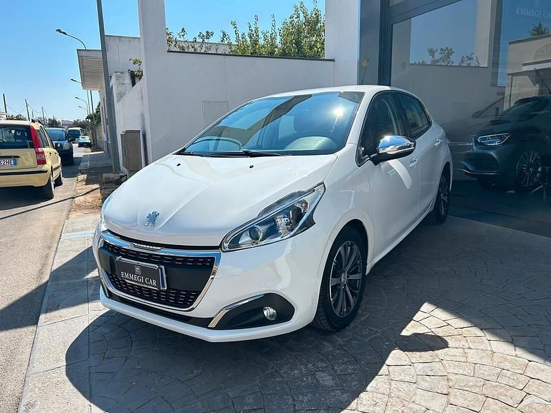 Usata Peugeot 208 Allure 75 CV (55 kW) 2018 Bianco Utilitaria