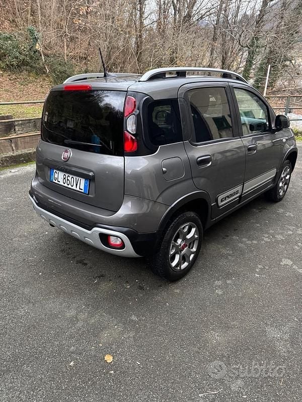 Usado Fiat Panda Cross Cross 85 CV (62 kW) 2023 Utilitario