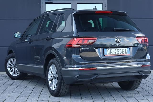 Usata VW Tiguan Life 149 CV (109 kW) 2023 Grigio SUV