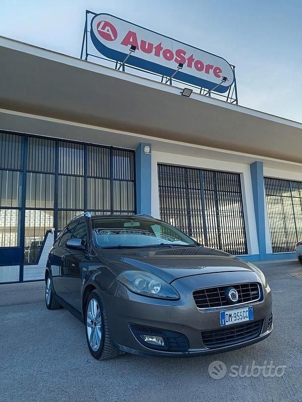 Usata Fiat Croma Emotion 150 CV (110 kW) 2008 Marrone Station wagon