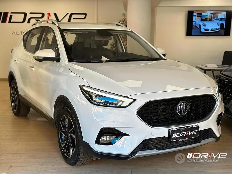 Usata MG ZS Luxury 111 CV (81 kW) 2024 Bianco SUV