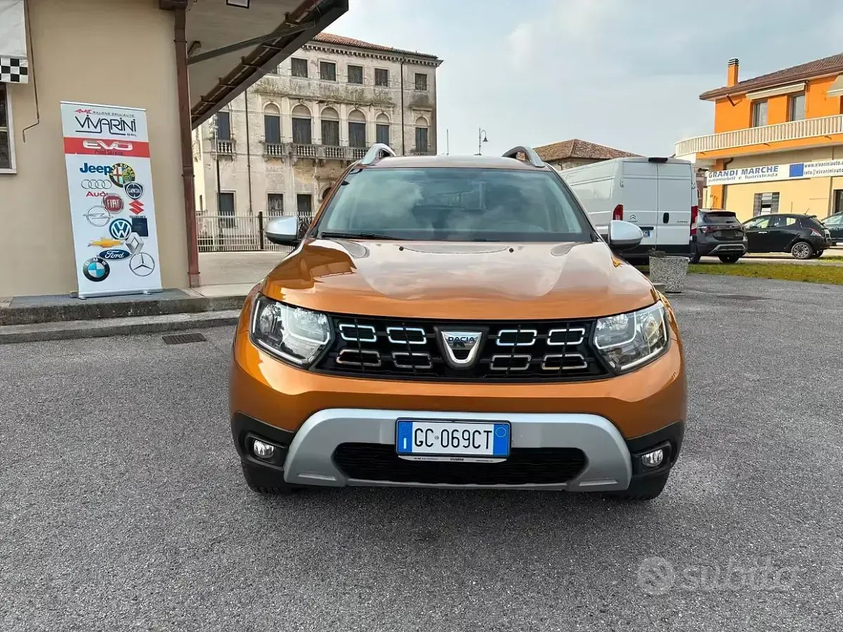 Usata Dacia Duster Prestige 101 CV (74 kW) 2020 Arancione SUV