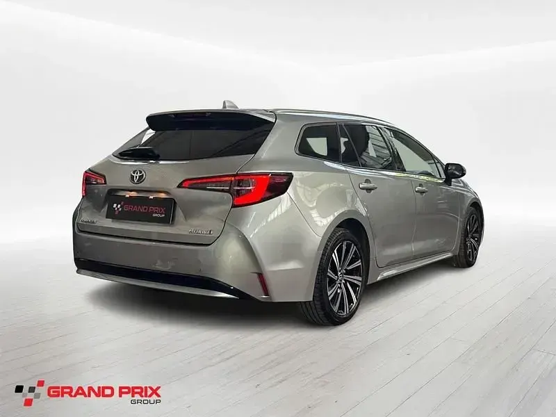 Usata Toyota Corolla Active 122 CV (89 kW) 2022 Grigio Station wagon
