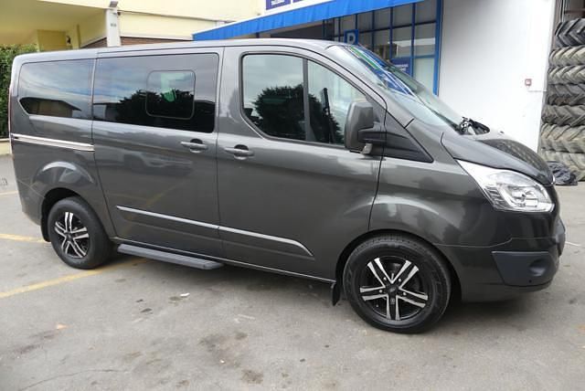 Grigio Usata 2016 Ford Tourneo Titanium Monovolume | 22.900 € (Ottimo prezzo) - Immagine 1/4
