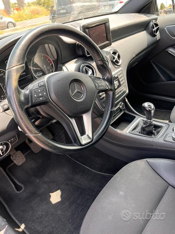 Usata Mercedes A200 156 CV (114 kW) 2014 Nero Berlina