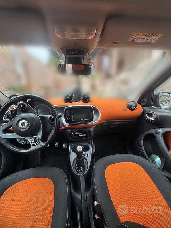 Usata Smart ForFour 71 CV (52 kW) 2015 Grigio Utilitaria
