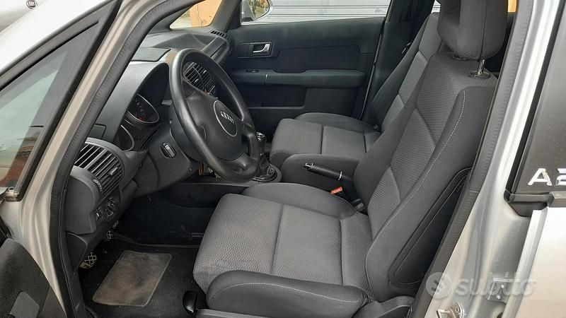 Usata Audi A2 75 CV (55 kW) 2005 Grigio Utilitaria