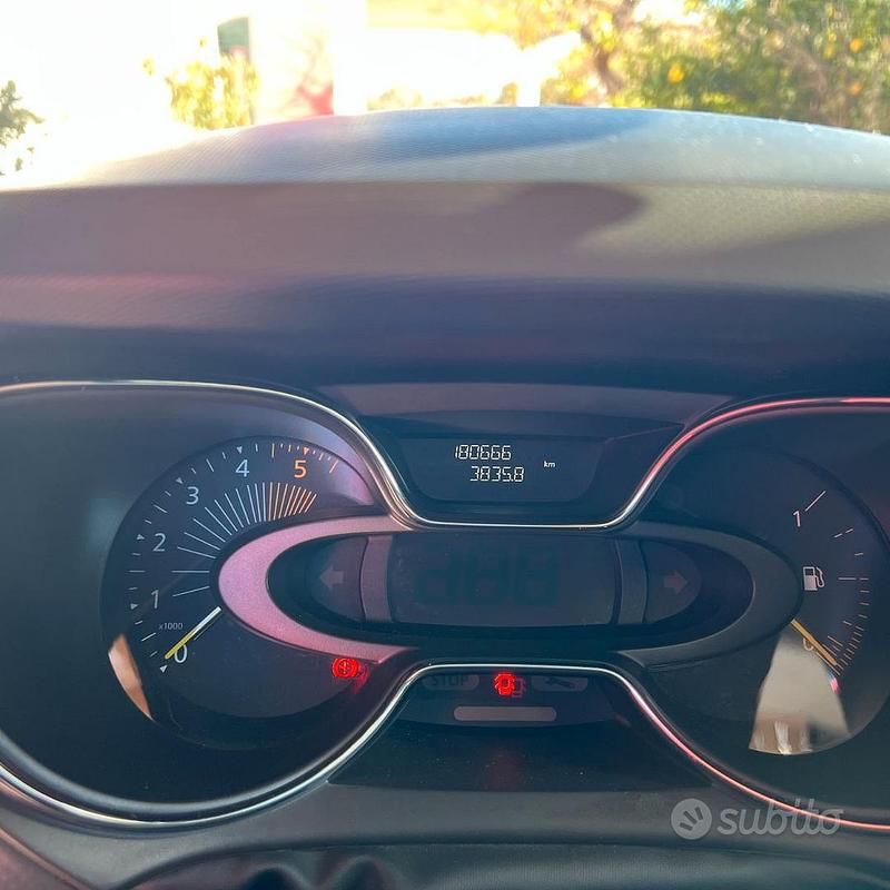 Usata Renault Captur 90 CV (66 kW) 2013 Nero SUV