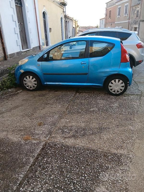Usata Peugeot 107 68 CV (50 kW) 2007 Blu Utilitaria