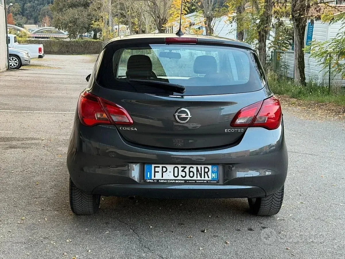 Usata Opel Corsa Innovation 90 CV (66 kW) 2018 Nero Utilitaria