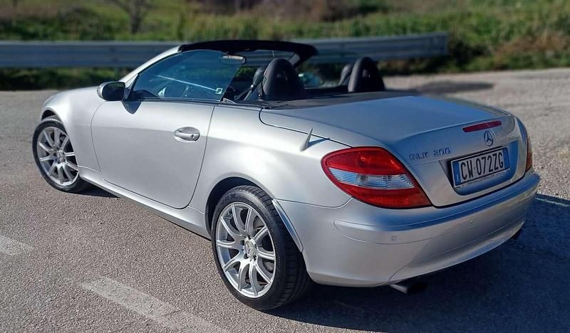 Usata Mercedes SLK200 163 CV (119 kW) 2005 Argento Cabrio