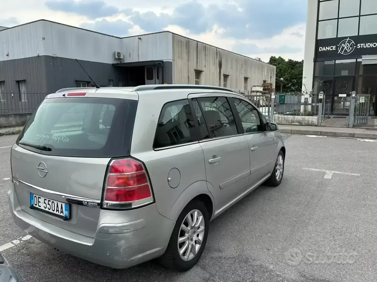 Brugt Opel Zafira Enjoy 120 HK (88 kW) 2006 Grå MPV
