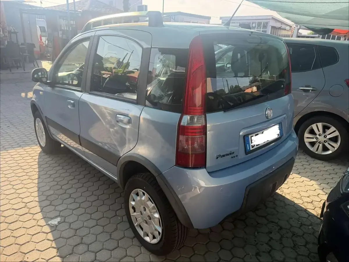 Usata Fiat Panda 4x4 Climbing 60 CV (44 kW) 2009 Blu/azzurro Utilitaria