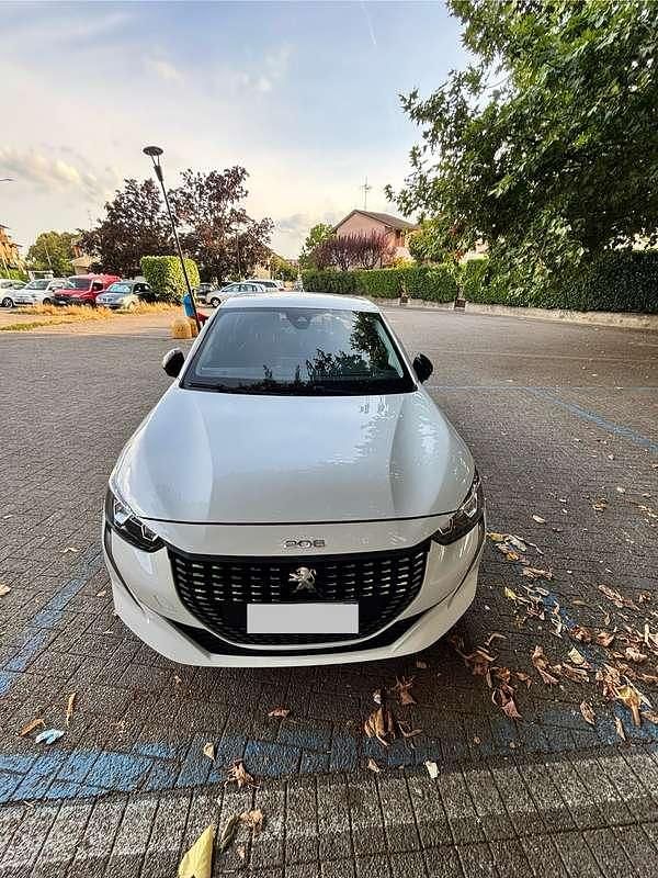 Usata Peugeot 208 Allure 75 CV (55 kW) 2022 Bianco Utilitaria
