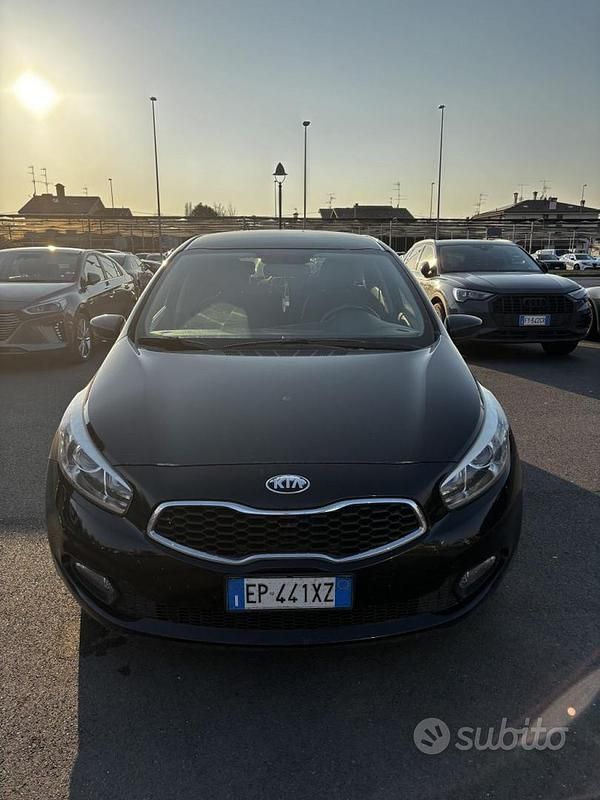 Usata Kia Ceed 90 CV (66 kW) 2013 Nero Utilitaria