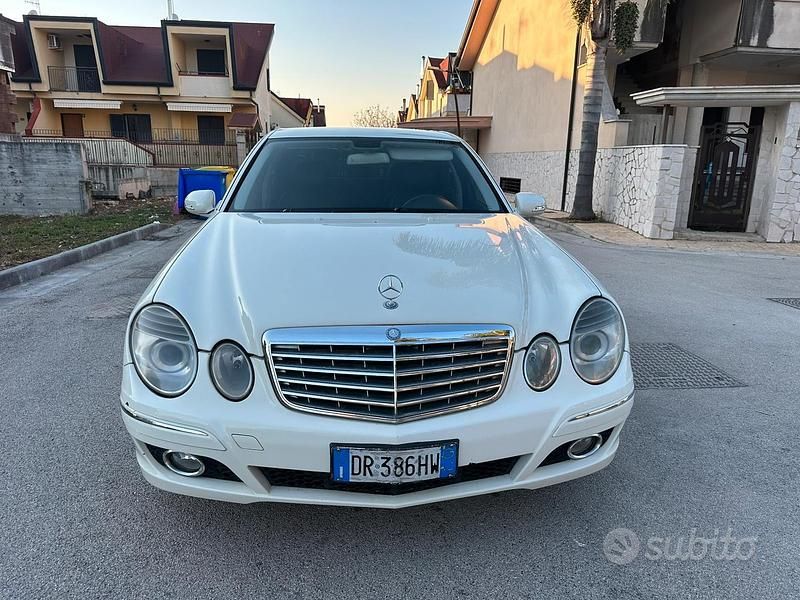 Usata Mercedes E220 170 CV (125 kW) 2008 Berlina