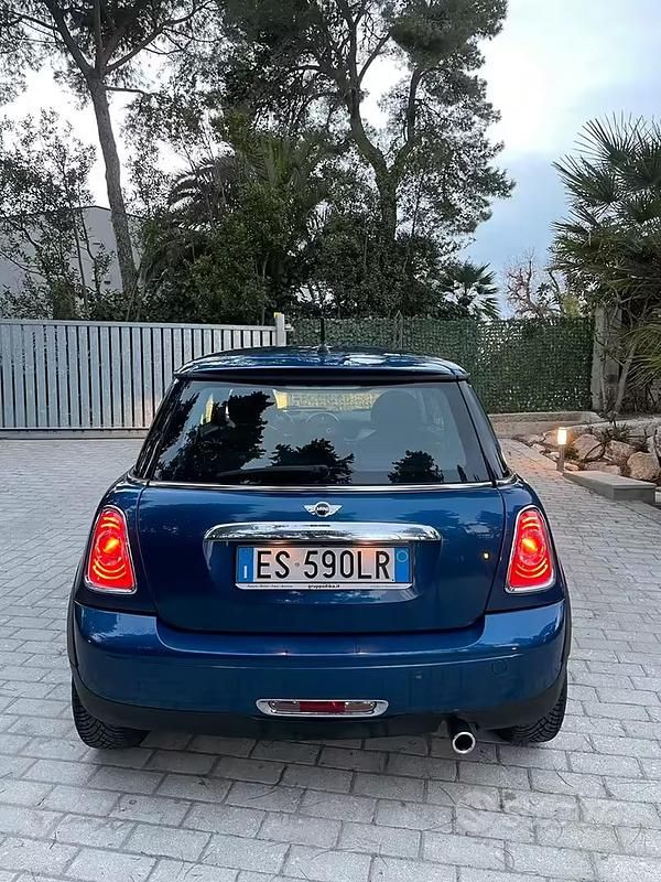 Begagnad Mini ONE 75 HK (55 kW) 2013 Blå Halvkombi