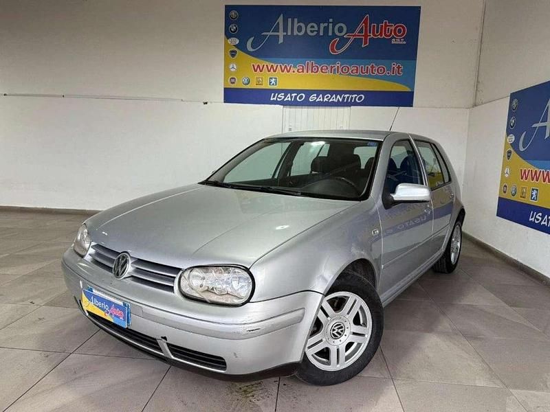 Usata VW Golf IV 101 CV (74 kW) 2000 Argento Berlina