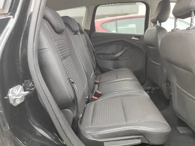 Usado Ford Kuga S 120 CV (88 kW) 2019 Negro SUV
