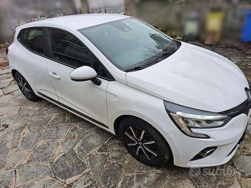 Usata 2019 Renault Clio IV Business Tre volumi | 11.500 € (Cara) - Immagine 1/4