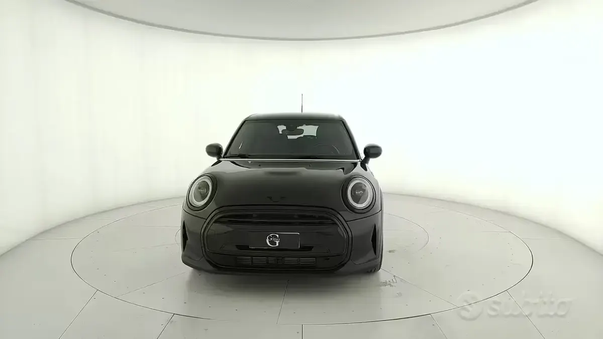 Usata Mini Cooper Classic 136 CV (100 kW) 2023 Nero Utilitaria