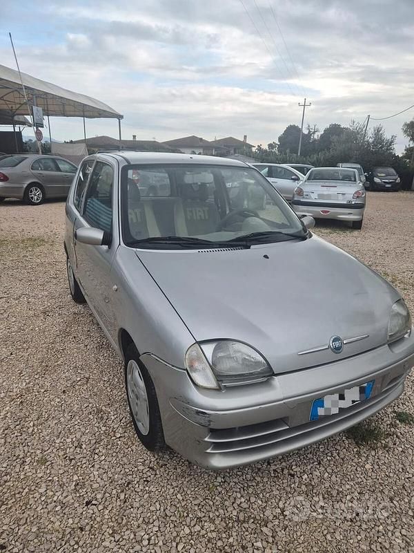 Grigio Usata 2006 Fiat 600 Tre volumi | 3000 € (Buon prezzo) - Immagine 1/4