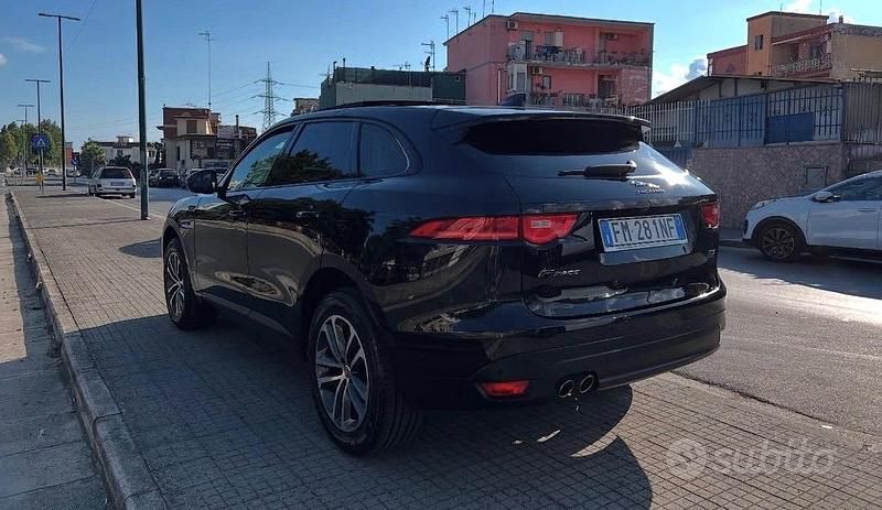 Usata Jaguar F-Pace R-Sport 180 CV (132 kW) 2018 Nero SUV