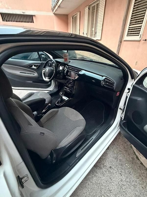 Usata Citroën DS3 75 CV (55 kW) 2017 Bianco Utilitaria