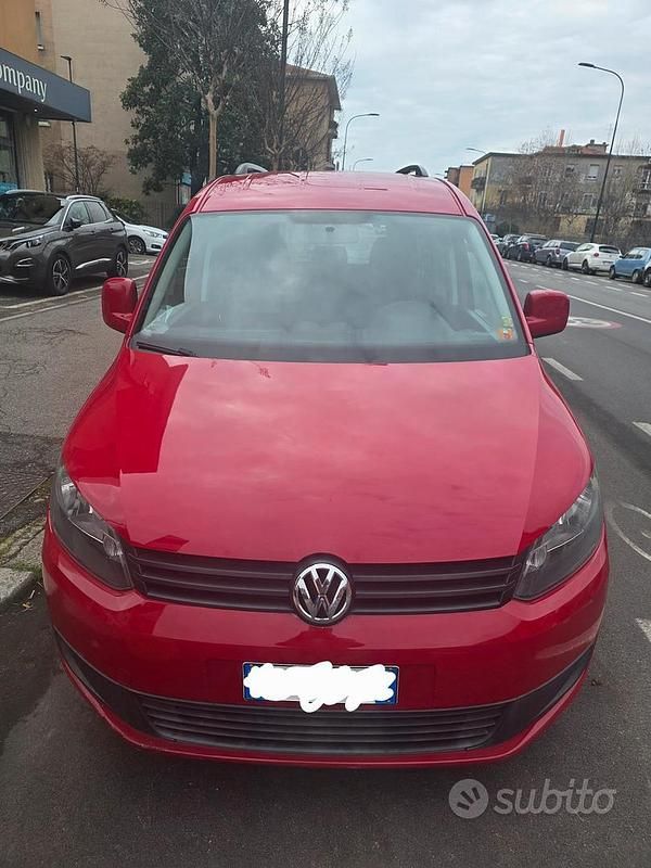 Usata VW Caddy 2011 Rosso Monovolume