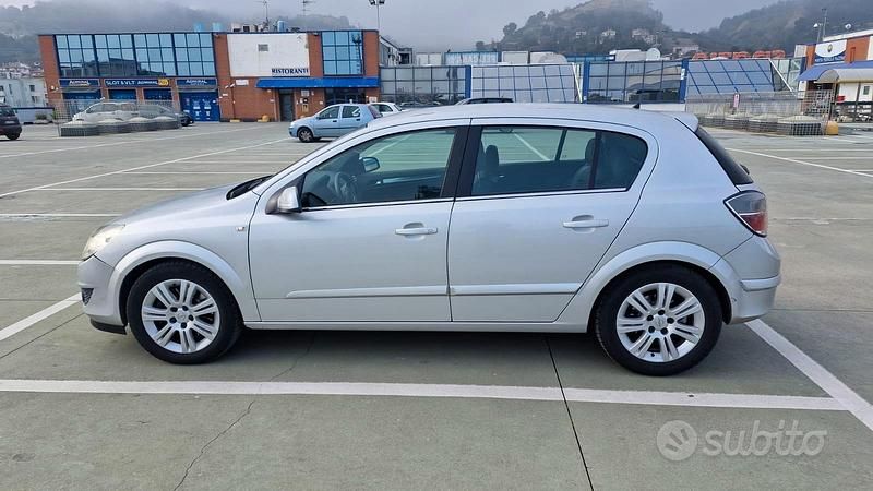 Usata Opel Astra 120 CV (88 kW) 2007 Berlina