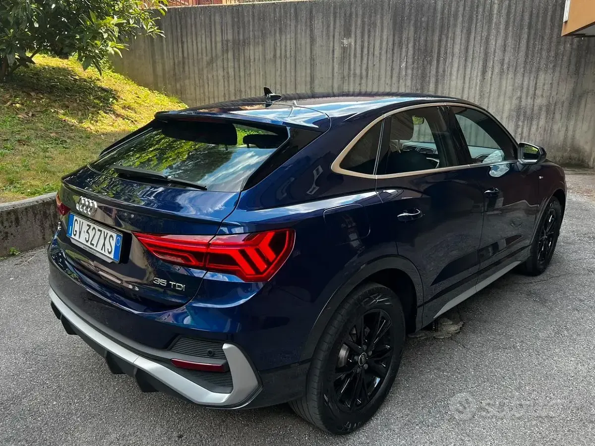 Usata Audi Q3 Sportback S-Line 150 CV (110 kW) 2024 Blu SUV