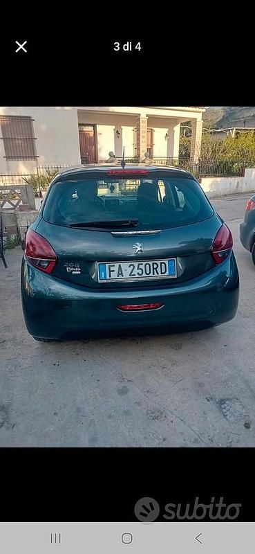 Usata Peugeot 208 2015 Nero Utilitaria