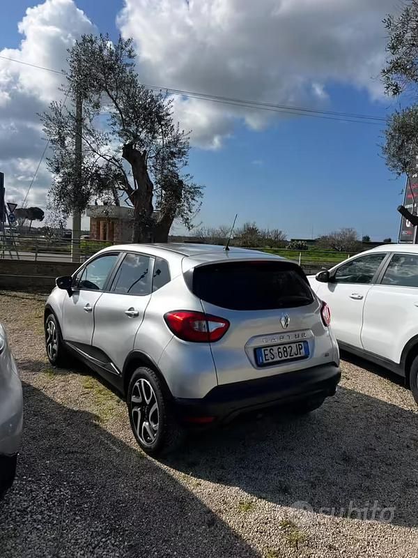 Usata Renault Captur 90 CV (66 kW) 2014 Grigio SUV