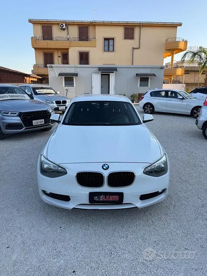 Usata BMW 118 Sport Line 143 CV (105 kW) 2012 Bianco Utilitaria