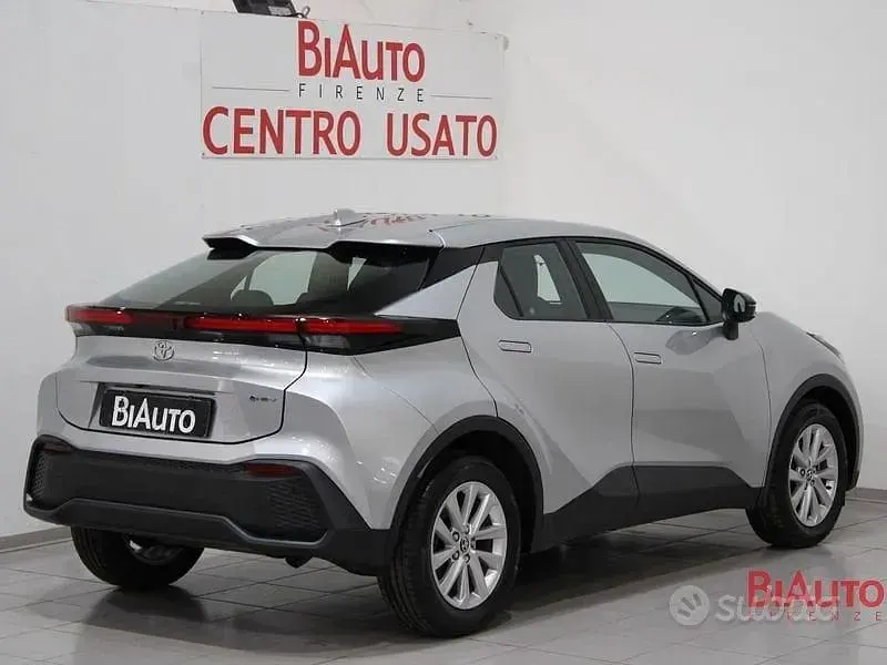 Nuova Toyota C-HR Active 98 CV (72 kW) 2025 Grigio SUV