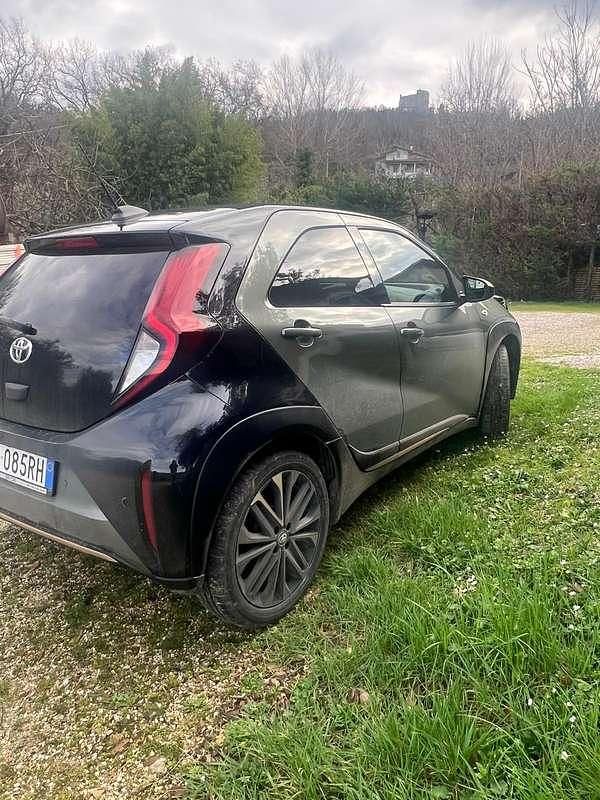 Usata Toyota Aygo X 72 CV (52 kW) 2024 Verde SUV