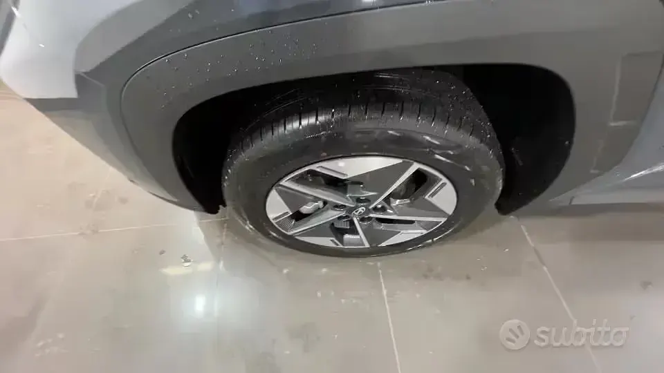 Nuova Hyundai Tucson 179 CV (131 kW) 2025 Grigio SUV