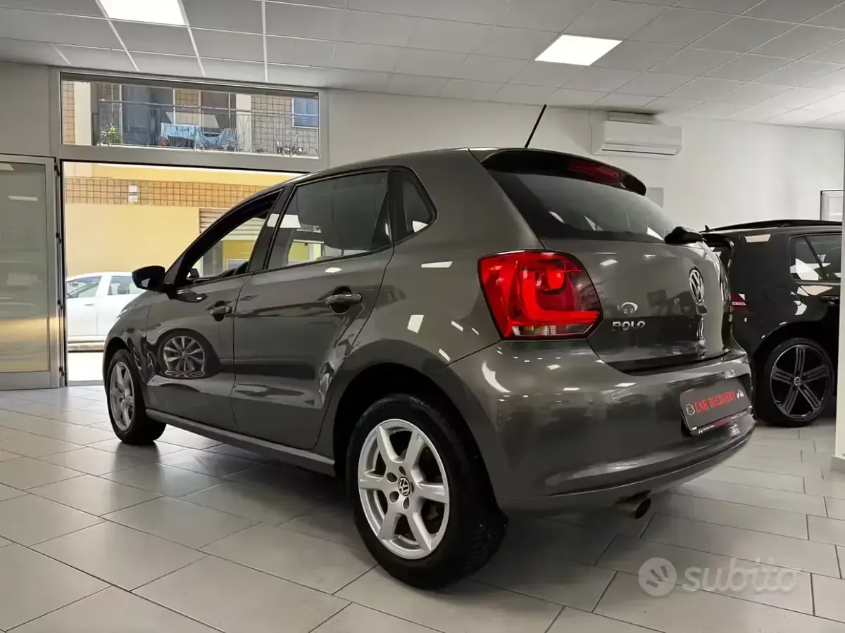 Usata VW Polo Comfortline 90 CV (66 kW) 2012 Grigio Utilitaria