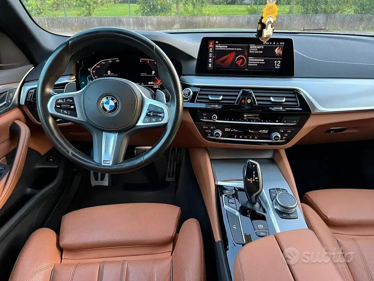 Usado BMW 530 M Sport 249 HP (183 kW) 2020 Cinzento Carrinha