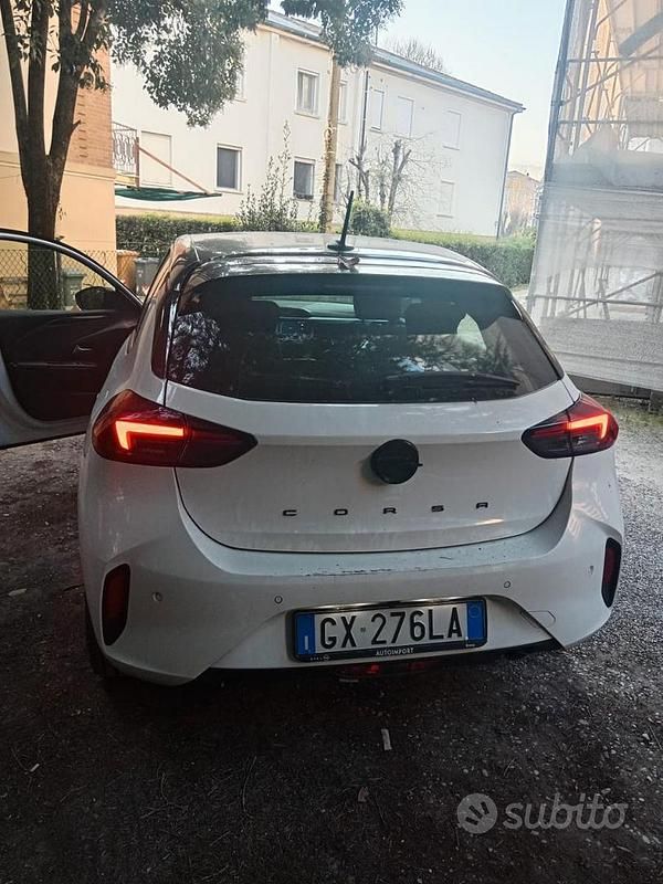 Usata Opel Corsa 75 CV (55 kW) 2024 Bianco Utilitaria