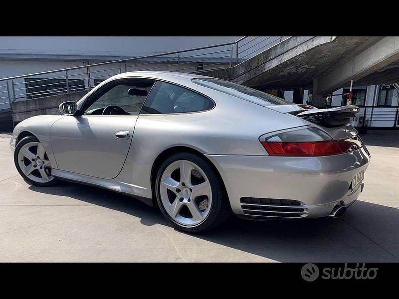 Usata Porsche 911 Carrera 4S 320 CV (235 kW) 2004 Argento Coupé