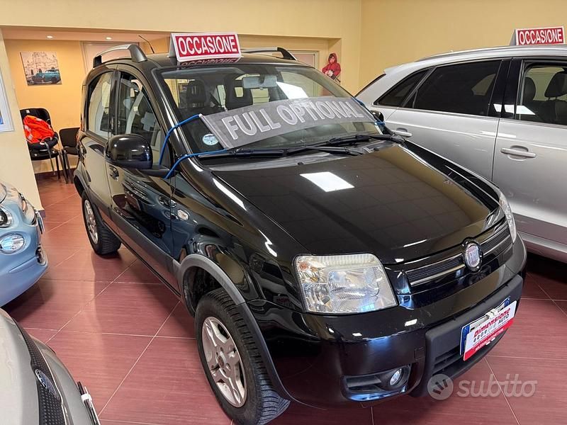 Usata Fiat Panda 4x4 Climbing 74 CV (54 kW) 2011 Nero Utilitaria